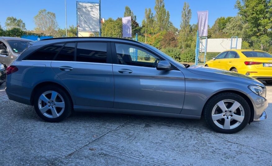 Mercedes-Benz C trieda Kombi 220 d 4matic A/T