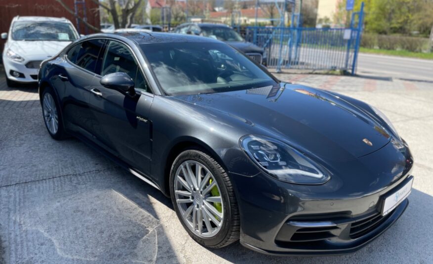 Porsche Panamera 4 E-Hybrid 4×4 A/T