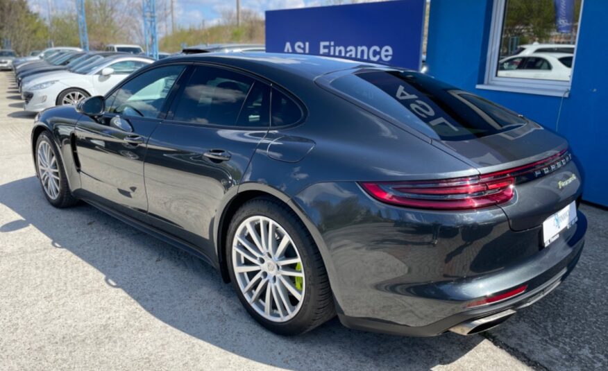 Porsche Panamera 4 E-Hybrid 4×4 A/T