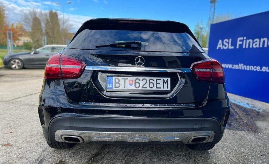 Mercedes-Benz GLA 180 A/T