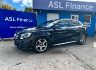 Mercedes-Benz GLA 180 A/T