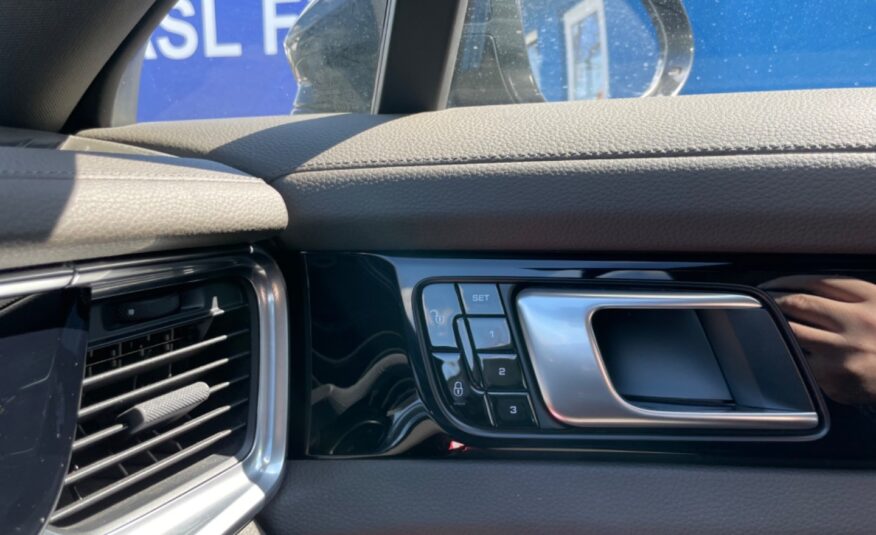 Porsche Panamera 4 E-Hybrid 4×4 A/T
