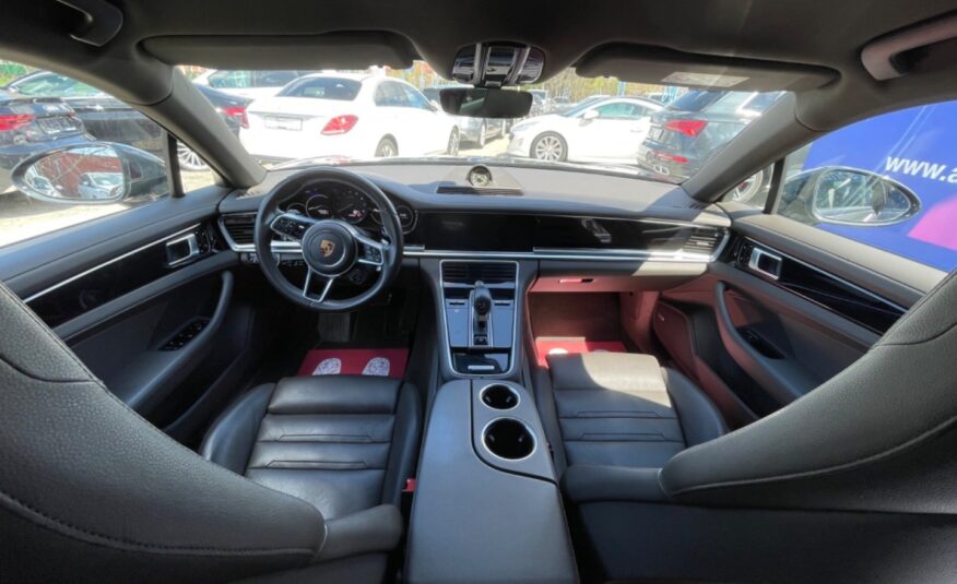 Porsche Panamera 4 E-Hybrid 4×4 A/T