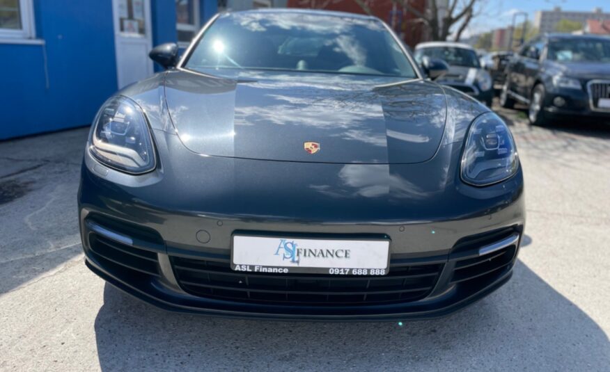 Porsche Panamera 4 E-Hybrid 4×4 A/T